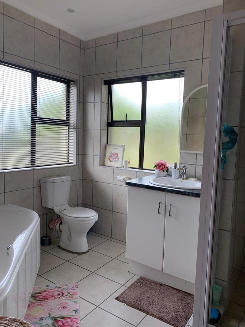 To Let 3 Bedroom Property for Rent in Mossel Bay Golf Estate Western Cape
